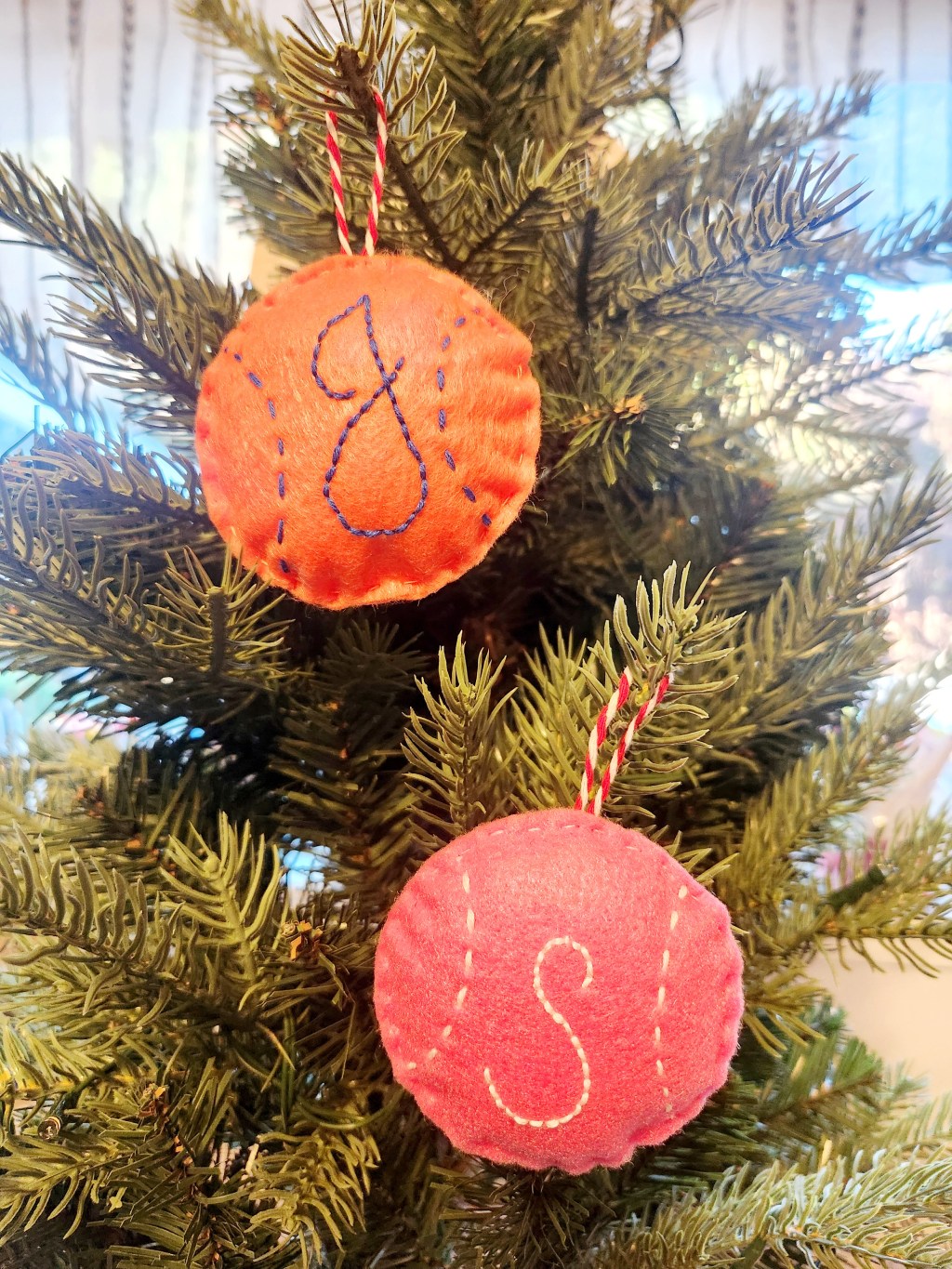 Felt Dog Ball Christmas&nbsp;Ornament